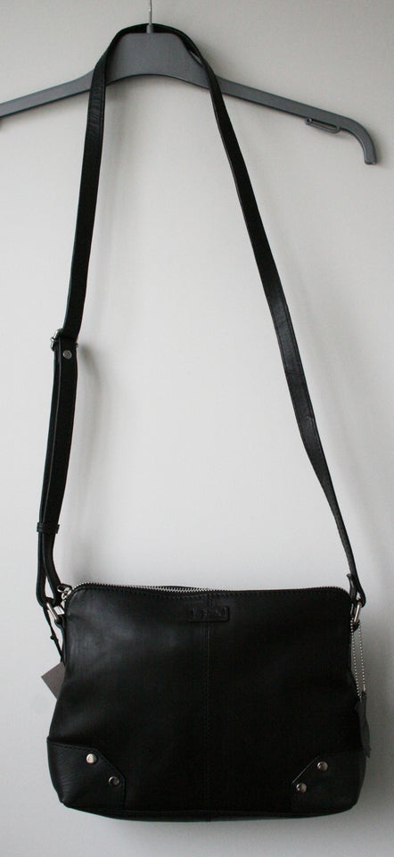 Crossbody, Belsac - 1st one to notice