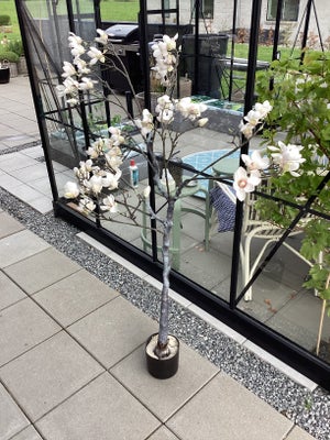 Kunstig Magnolia træ, 2 x Kunstig magnolia træ.
Højde: Ca 140-150 cm