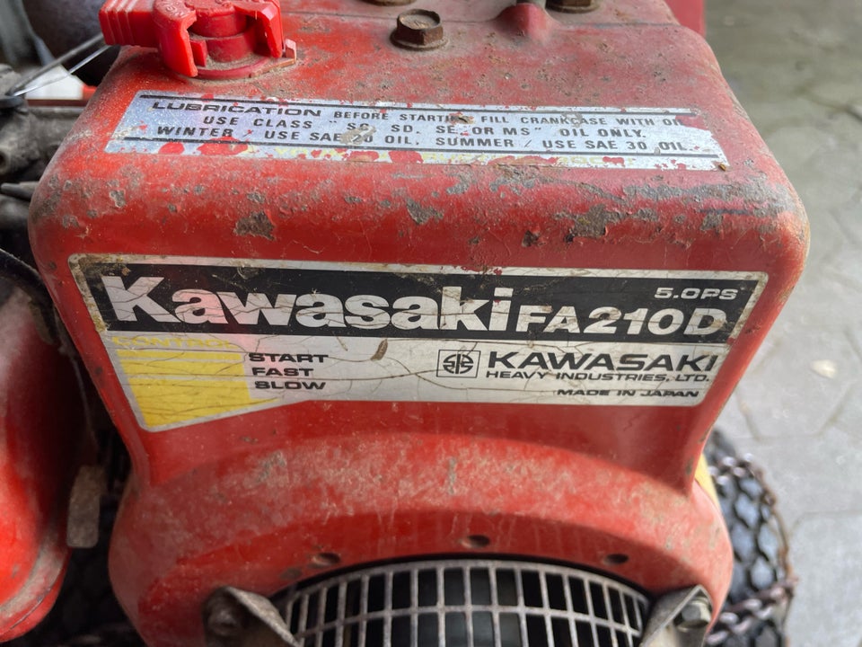 Sneslynge, Kawasaki FA210D