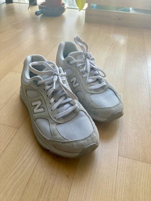 Sneakers, str. 39, New Balance,  White/grey,  God men brugt, Comfy New Balance sneakers
Light
Used f