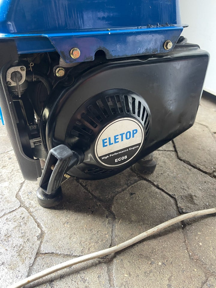 BenzinGenerator, Eletop