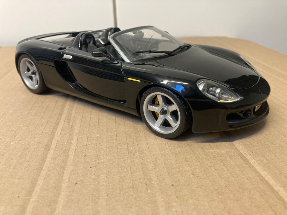 Modelbil, Porsche Carrera GT 1/18, skala 1:18