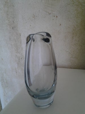 Glas, Vase, Holmegård, Retro lyseblå Holmegård vase, oval form, H 14 cm