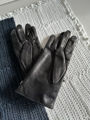 Handsker, Handsker, Calvin Klein, str. 6 eller M,  Sort,  Læder,  Næsten som ny, Sorte Calvin Klein 