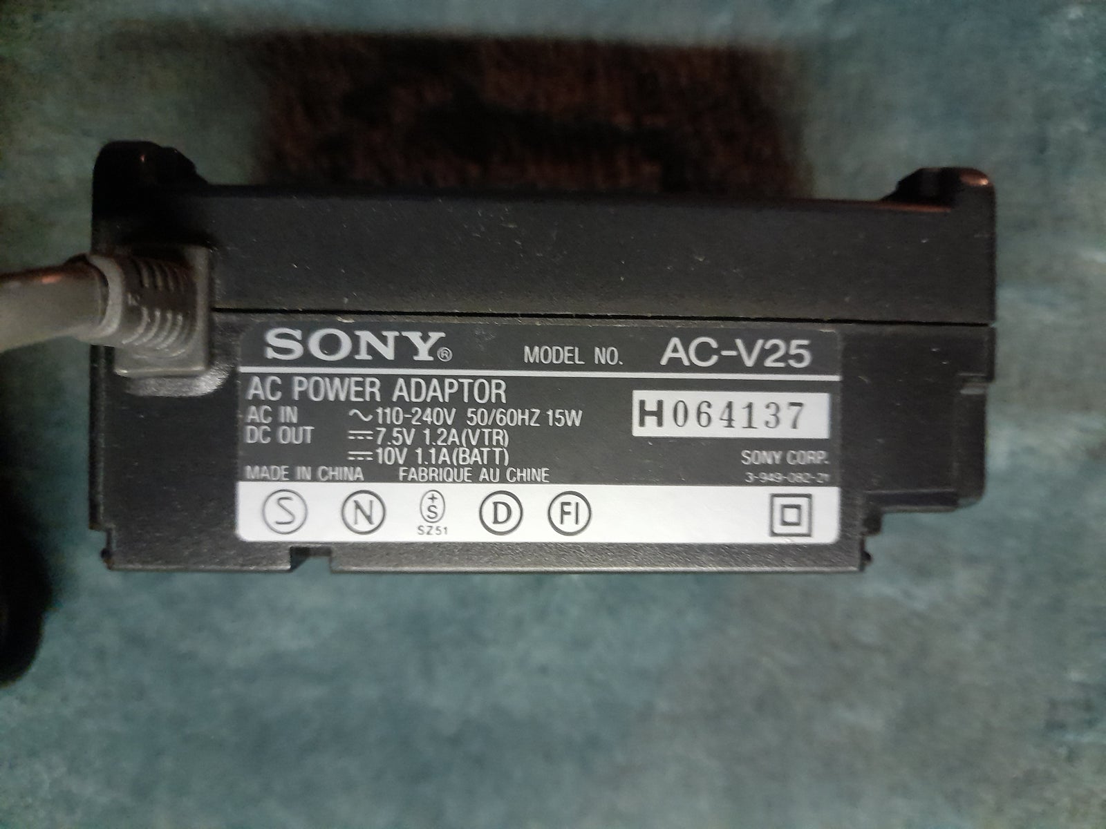 AC POWER adapter, SONY, AC-V25