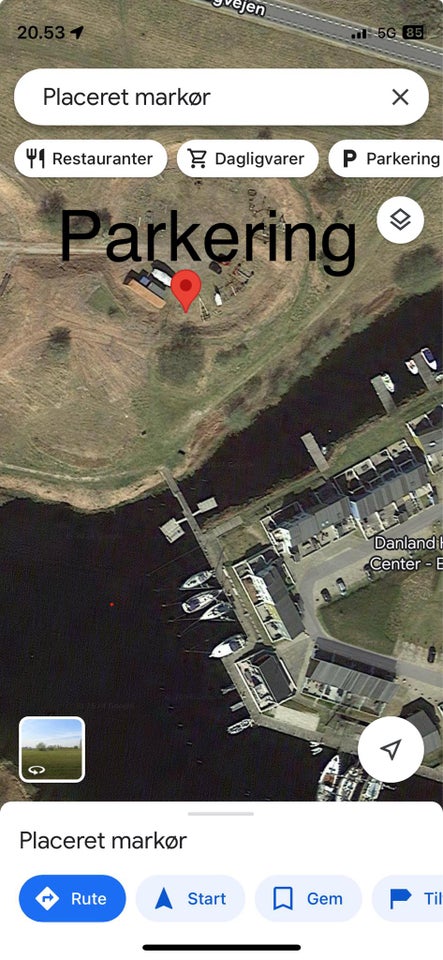 Stor bådplads til salg i Øer - 18 x 5 meter

Den...
