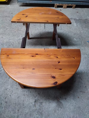 Spisebord, Rundt , b: 110, 110 cm diameter. 72 cm høj. 
60 cm forlængelse. Har lidt skrammer men kan