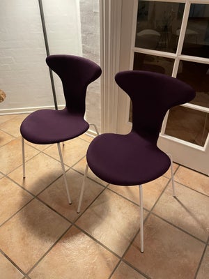 Arne Jacobsen, stol, Munkegårds stol, 2 stk, flot lilla farve. Hårde i ryggen, har mest stået til py