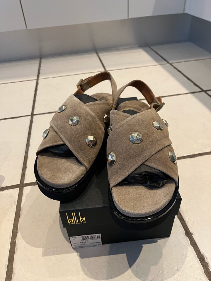 Sandaler, str. 41, Billi bi