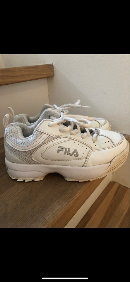 Sneakers, str. 33, FILA