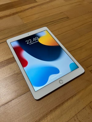 iPad Air 2, 32 GB, hvid, God, Fin IPad Air 2 med 32 GB i hvid/sølv farve. IPadden er passet godt på 