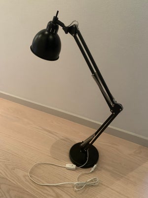 Arkitektlampe, Job, Flot sort arkitekt lampe på fod
1/2 år gammel
Nypris 900kr
Sælges nu 300kr