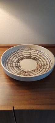 Keramik, Fad, W. German, Fint fad fra W. German
Naturfarver,
Diameter: 26 cm