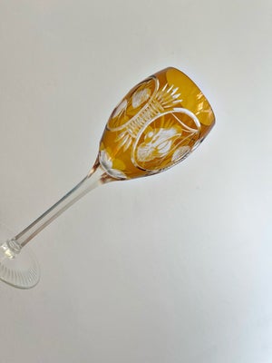 Glas, Vinglas, 5 smukke römer vinglas i bøhmisk krystal med atypisk slank form. Et sjældent fund til