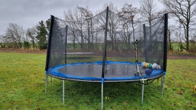 Trampolin, 427cm fra jem og fix, Fin trampolin er knap 2 år gammel .net og kantpude er inde om vinte