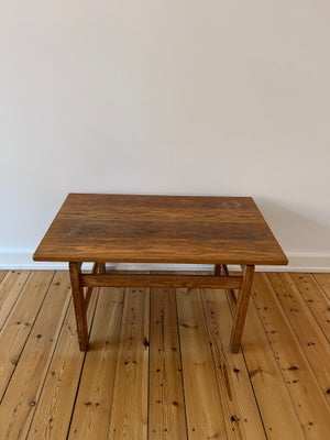 Sofabord, teaktræ, b: 53 l: 85 h: 41, Nice wooden coffee table with some wear, easily refreshed with