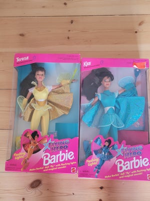 Barbie, Flying hero Kira og Teresa, 2 fine dukker stadig i æsker fra min samling. De sælges for 400 