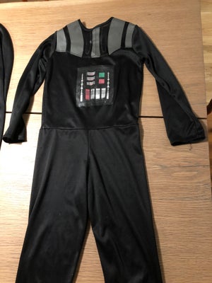 Udklædningstøj, Darth Vader-dragt, Ukendt, Darth Vader-dragt med kappe og bælte.

Passer til barn på