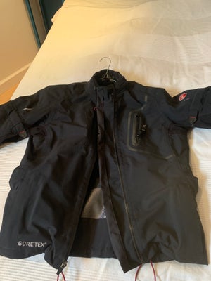 Jakke, Ducati, str. 40, sort, Lækker jakke med mange detaljer bl.a. lynlås til bukser.