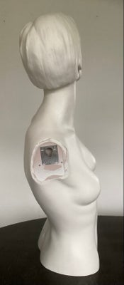 Mannequin, Poly form, Mål: Højde 72 cm, brystmål 85, talje 66 cm.
Poly form