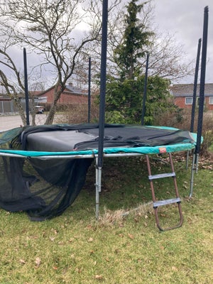 Trampolin, BERG Ø430, Super billig BERG trampolin i fin stand med mange hop i sig endnu!
Sikkerhedsn