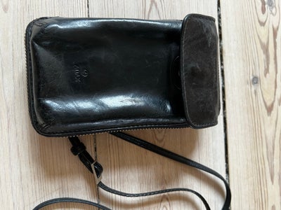 Taske, t. iPhone, Adax, Perfekt,  Adax lædertaske til mobiltelefon.
Passer til mobil på 14x7 cm.
2-d