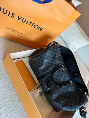 Weekendtaske, Louis Vuitton, Jeg sælger min Louis Vuitton Keepall Bandoulière 45, som jeg har købt h