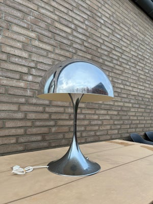 Verner Panton, Krom gulv/bordlampe ø50cm , gulvlampe, Sjælden bord/gulvlampe model panthella i krom 