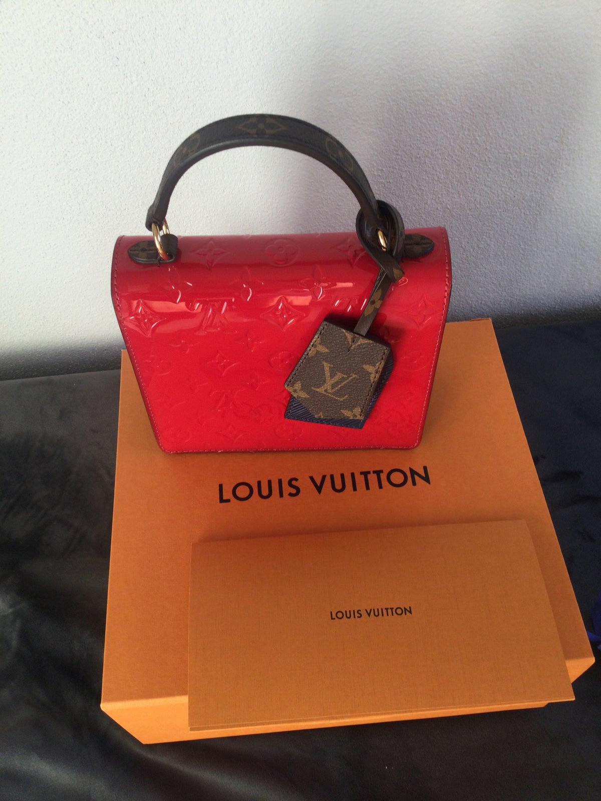 Crossbody, Louis Vuitton, lak