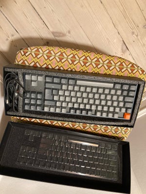 Keychron K8 mekanisk gamertastatur