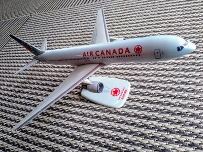 Modelfly, Air Canada  B767-300, flot model af den  B767-300 i Air Canada  farver
