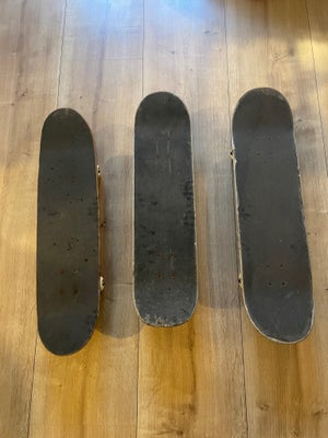Skateboard, Sælge disse 3 skateboards som er brugt, det ene til højre er et 1707 skateboard og det i