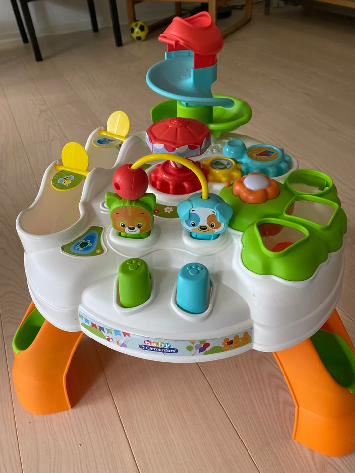 Baby Park Activity Table – Clementoni
