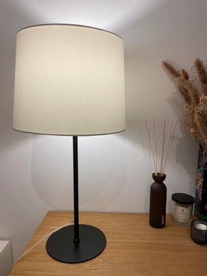 Anden bordlampe, Stor flot bordlampe i mat sort med hvid skærm
Har gennemsigtig ledning. 65 høj og d