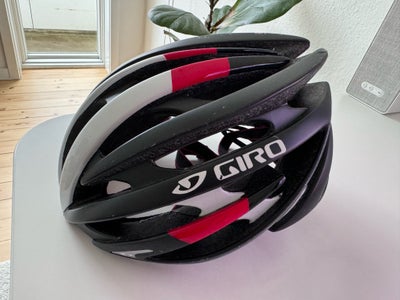 Cykelhjelm, Giro Syntax MIPS str medium 55-59cm, Rigtig flot Giro cykelhjelm sælges. Den har ikke væ