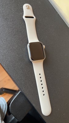 Smartwatch, Apple, Sælger Apple Watch SE

Uden oplader og der er kvittering på uret.

HURTIG HANDEL 
