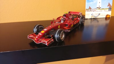 Modelbil, Ferrari  Scuderia/ Kimi Raikkonen , skala 1/18, Tilbudspris 1400kr. To flotte Ferrarier.  