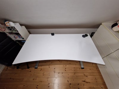 Skrive-/computerbord, b: 180 d: 90 h: 125, 2 stk. skrive/computerborde hævesænke. 
Højde 65/125 cm. 