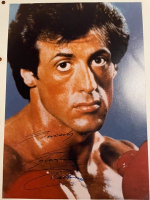 Autografer, Sylvester Stallone, billede med Stallones autograf samt 3 avisudklip fra Marts 1988 