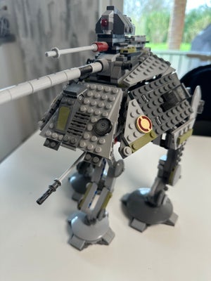 Lego Star Wars, 75043, AT-AP

Brugt - 99% komplet - Der mangler muligvis en enkelt klods eller to. F