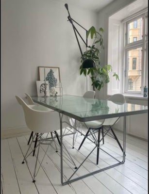 Spisebordsstol, Plast, Charles Eames, Sælger mine 4 Charles Eames stole, alle købt i Paustian for 8 