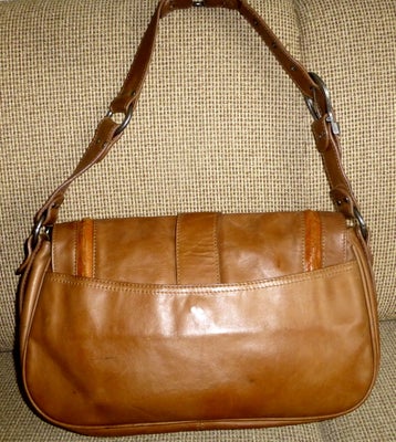Skuldertaske, Dior, læder, Dior - Gaucho Saddle Bag, no. 05-MA-0026, udført i skind med regulerbar r