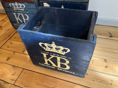 Ølkasser, Fine gamle ølkasser fra KB Kongens Bryghus.

De er slidte i varierende stand. En har ødela