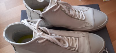 Sneakers, str. 39, Ecco,  Hvid,  Skind,  Ubrugt, Jeg sælger et par helt nye og ubrugte læder sko fra