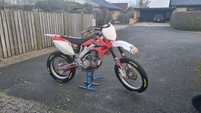 Crosser, Honda crf250r, 250 ccm, 2007, Jeg sælger min dejlige honda som kører super lækkert! Den har