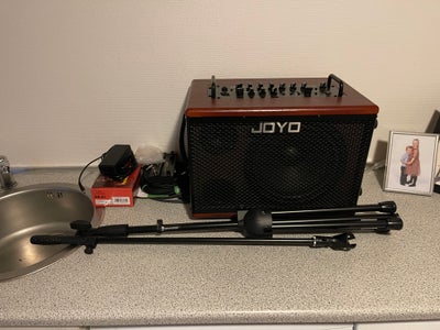 Guitarcombo, Joyo Bsk60, 60 W, Har denne joyo bsk 60 combo forstærker med pedal og mikrofon til som 