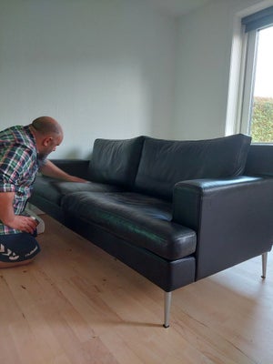 Sofa, læder, 3 pers., Sort læder sofa. Ingen huller og fremstår brugt men flot