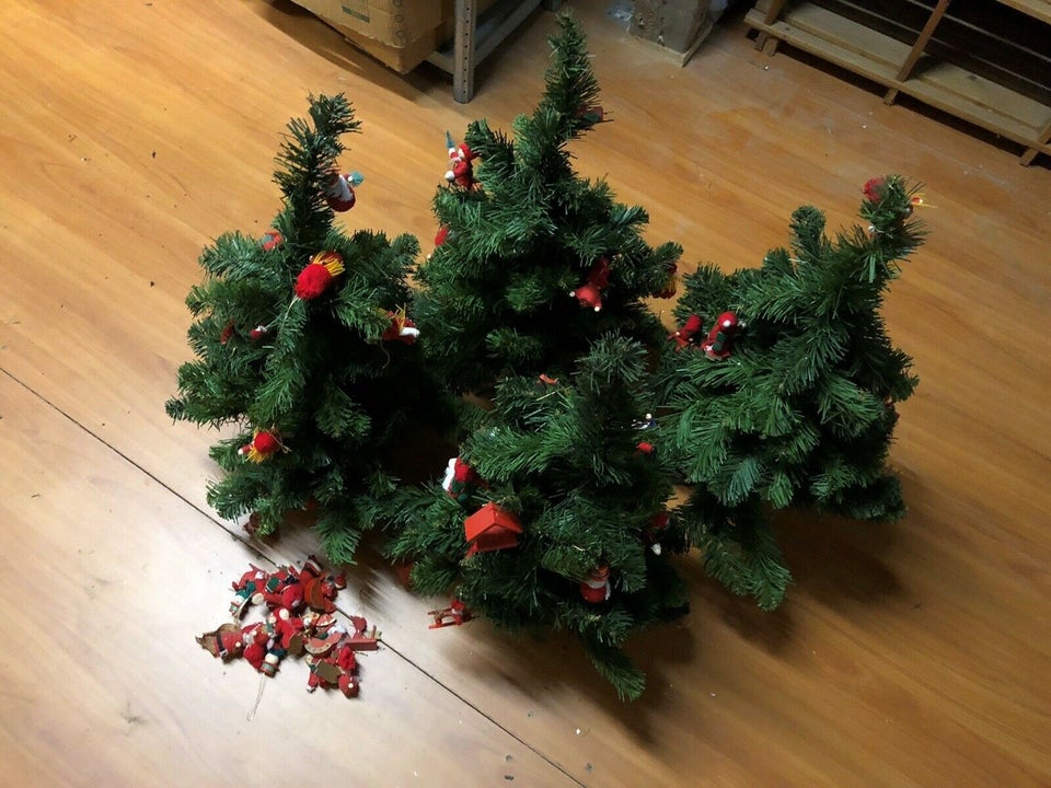 4 flotte juletræer med Retro julepynt