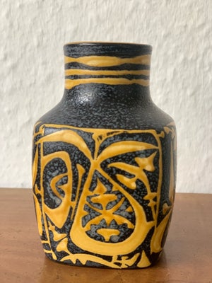 Keramik, Vase, Baca royal Copenhagen, Royal Copenhagen Baca 
Design : Niels Thorsson 
Nummer : 714/3