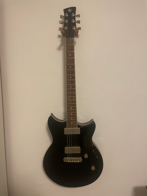 Elguitar, Yamaha Revstar 502, har selv købt guitaren brugt, men ingen markante brugspor eller ridser